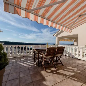 https://apartment-starcevic.primorje-gorskikotar.com